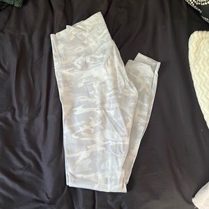 wunder under train high rise camo lululemon leggings 28”